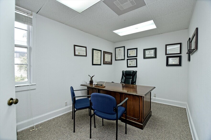 More Photos Of 600 Forest St, Georgetown Office For Sale