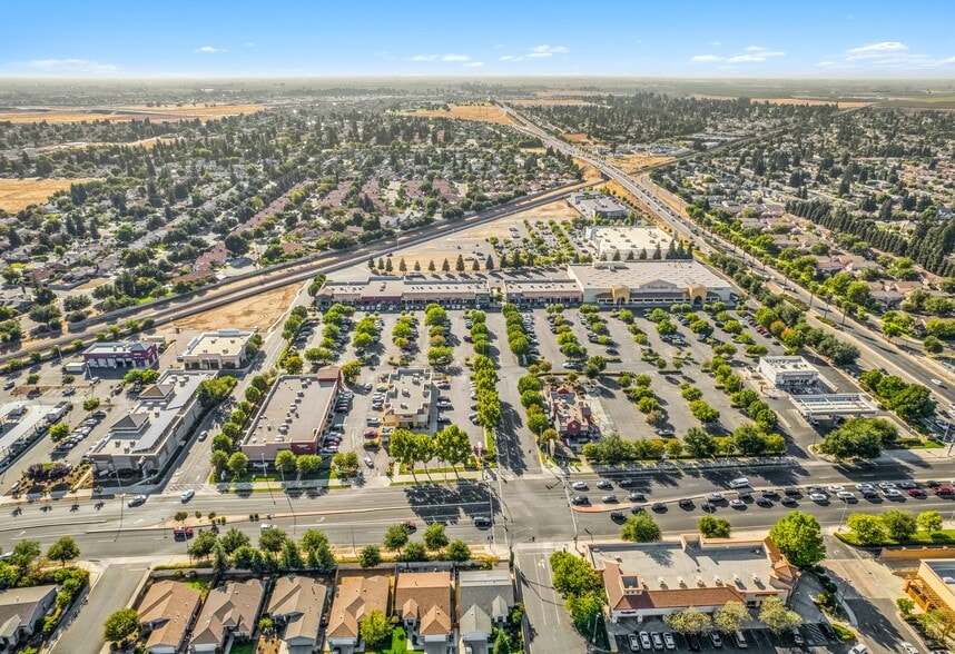 More Photos Of 6701-6797 N Milburn Ave, Fresno Unknown For Sale