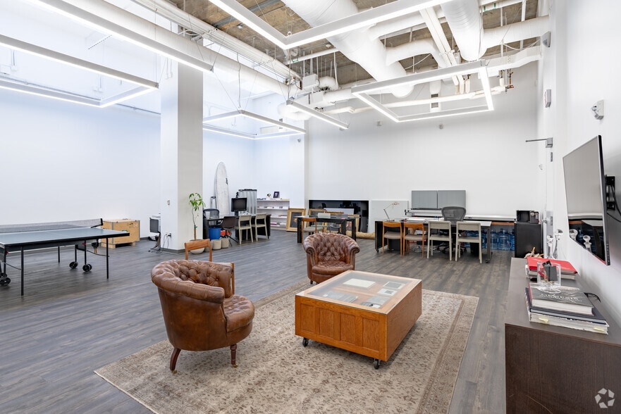 More Photos Of 6565 W Sunset Blvd, Hollywood Office For Lease