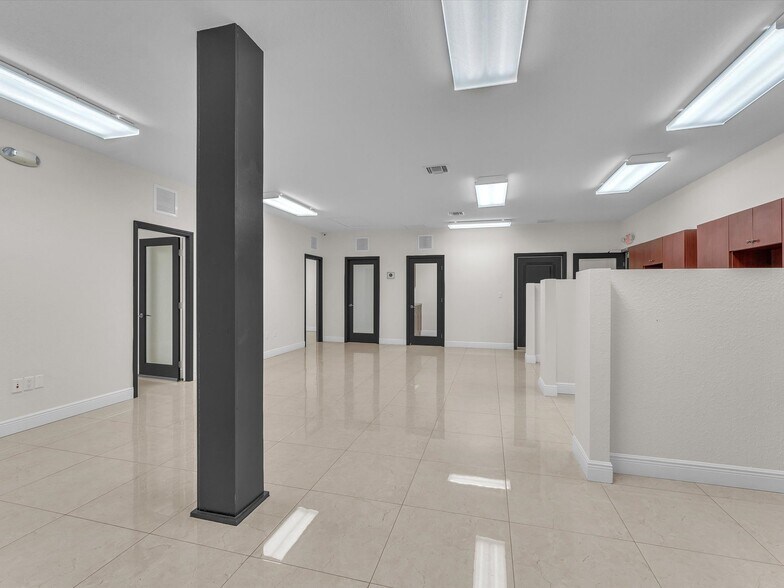 More Photos Of 2470 NW 102nd Pl, Doral Storefront Retail Office For Sale