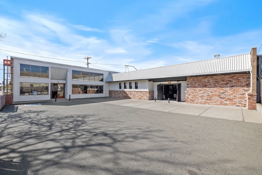 More Photos Of 735 Gilman St, Berkeley Showroom For Sale