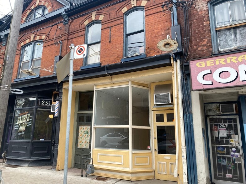 Primary Photo Of 249-253 Gerrard St E, Toronto Storefront Retail Residential For Lease