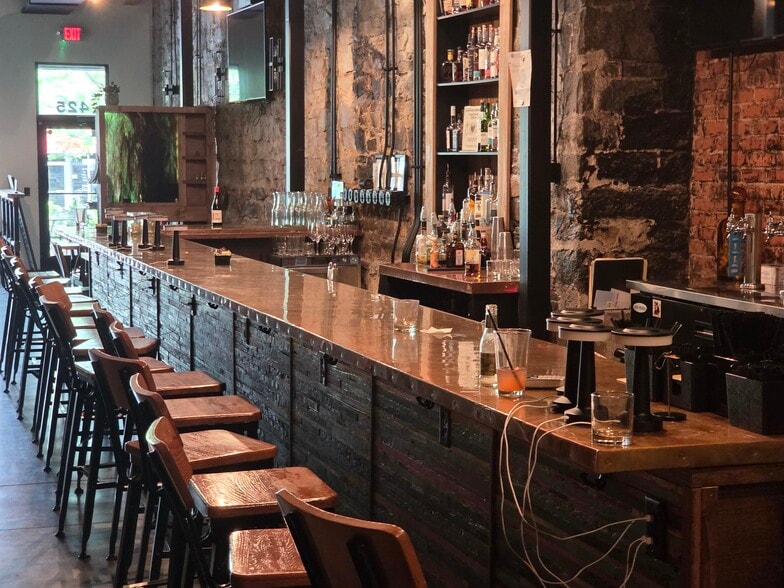 More Photos Of 425 N Main St, Hendersonville Restaurant For Sale