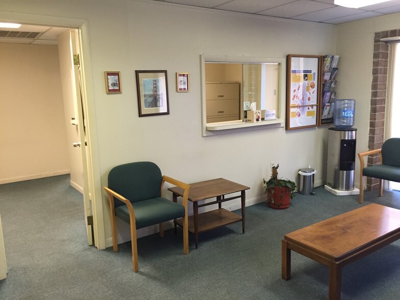 More Photos Of 6116 Rolling Rd, Springfield Medical For Sale