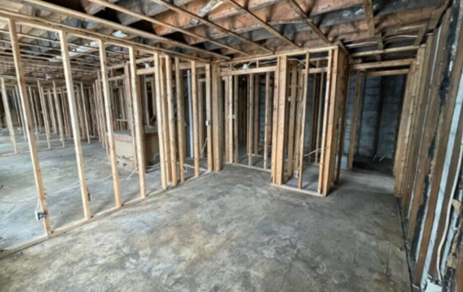 More Photos Of 146 University Ave, Rochester General Retail For Sale
