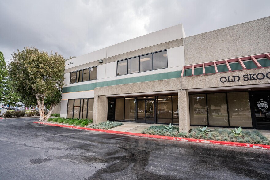 More Photos Of 4572 Telephone Rd, Ventura Warehouse For Lease