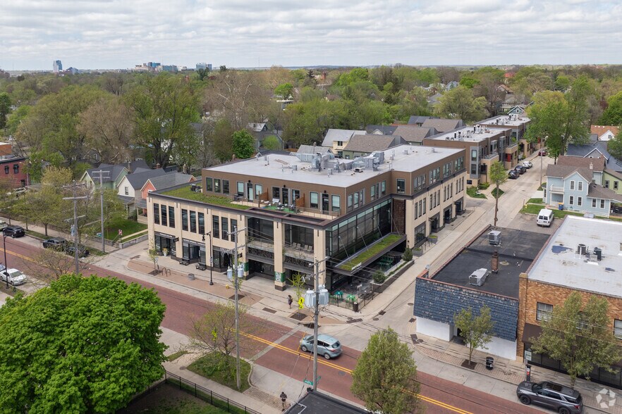 More Photos Of 1059 Wealthy St SE, Grand Rapids Apartments For Lease