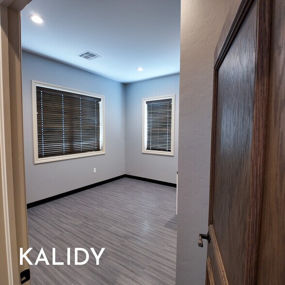 More Photos Of 2220 NW 164th St, Edmond Office For Sale