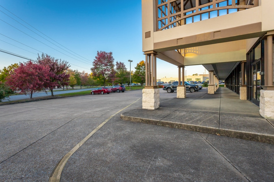 More Photos Of 7610 Hamilton Park Dr, Chattanooga Office For Sale