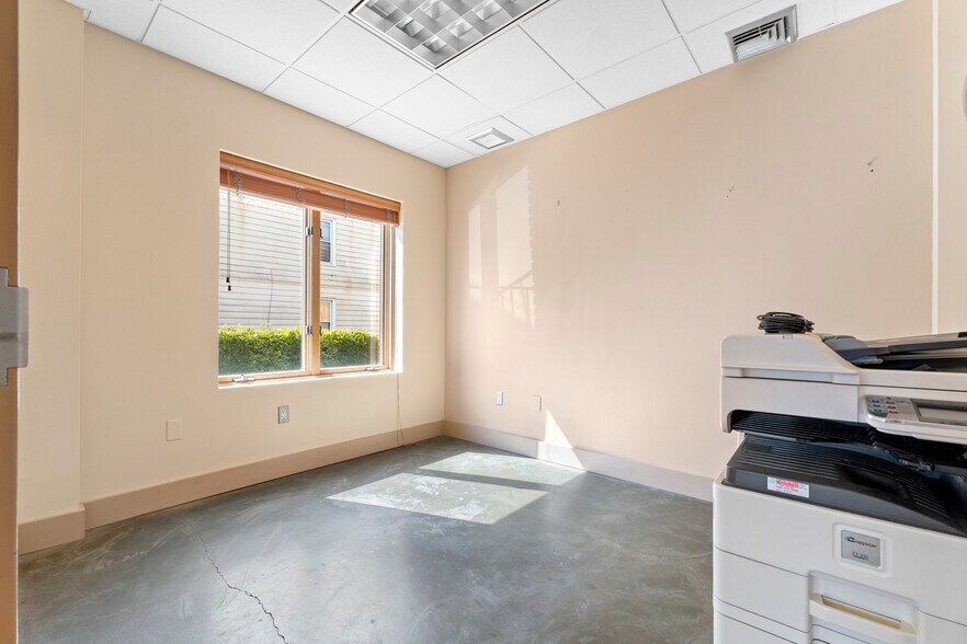 More Photos Of 613 Amboy Ave, Perth Amboy Medical For Lease