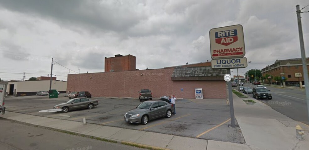 More Photos Of 130 S Detroit St, Kenton Drugstore For Lease