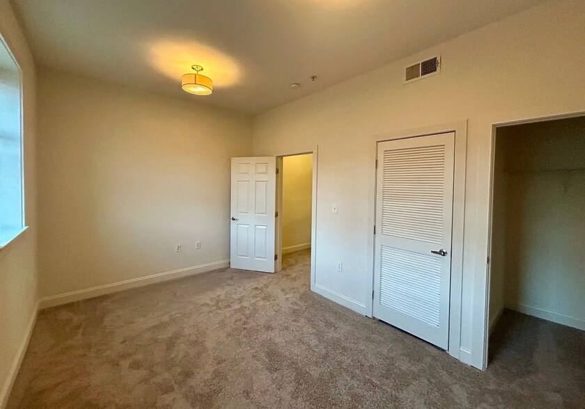 More Photos Of 214 E Biddle St, Baltimore Apartments For Sale