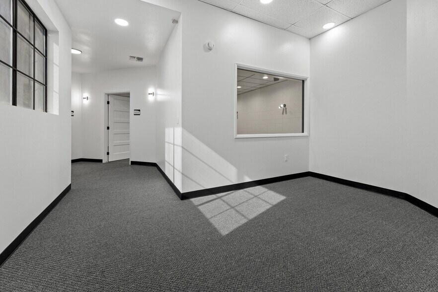 More Photos Of 2008 W Dorothea Ave, Visalia Freestanding For Lease