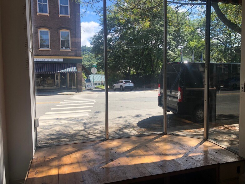 More Photos Of 64-68 Main St, Windsor Storefront For Lease