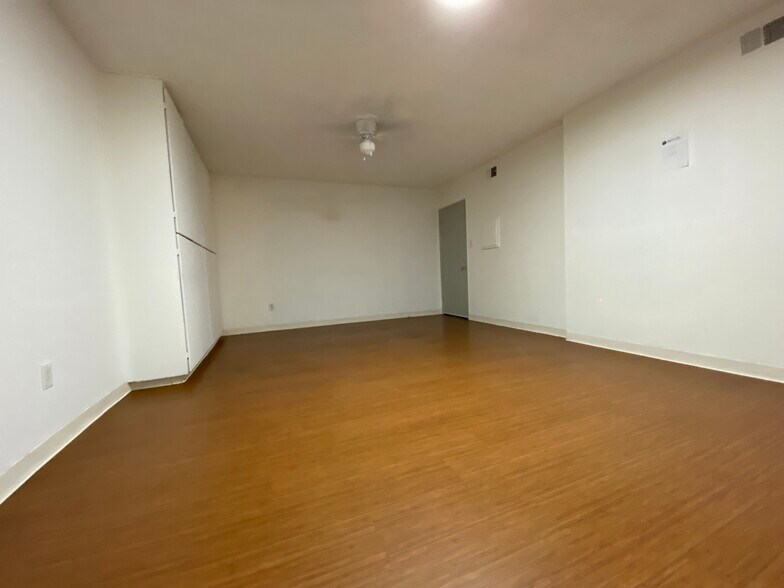 More Photos Of 275 N Main St, Manteca Religious Facility For Lease