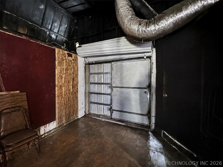 More Photos Of 5268 S Highway 377, Kingston Bar For Sale