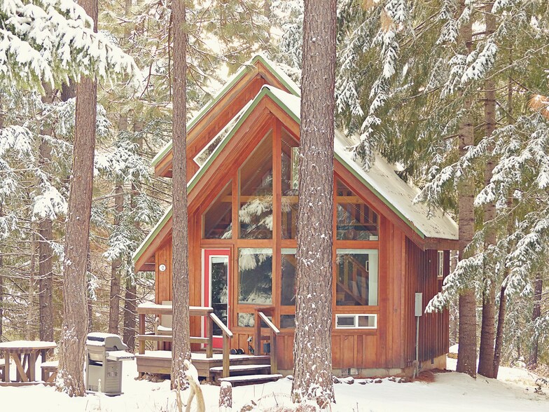 More Photos Of 2291 Highway 141, Trout Lake Hotel For Sale