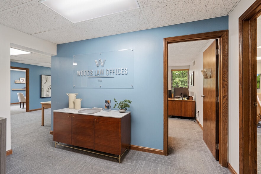 More Photos Of 200 Commerce Dr, Coraopolis Office For Sale