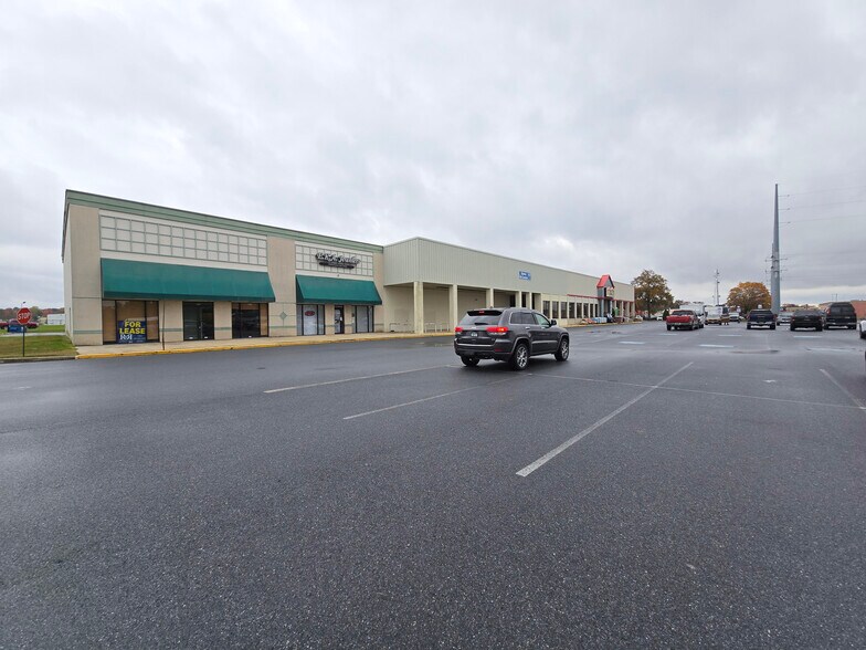 More Photos Of 605-649 S Dupont Blvd, Milford Unknown For Lease