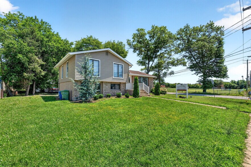 More Photos Of 79 S Maple Ave, Marlton Office For Sale