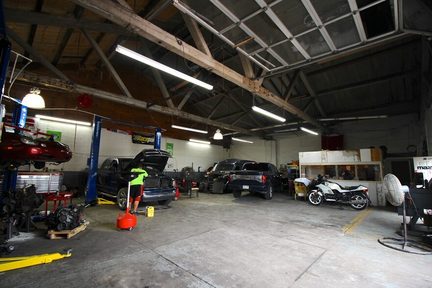 More Photos Of 2108-2112 N 6th St, Philadelphia Auto Repair For Sale