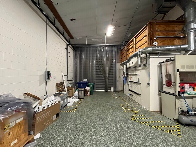 More Photos Of 1200 5th St, Berkeley Light Manufacturing For Sale