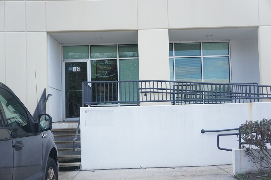 More Photos Of 1700 35th St, Orlando Warehouse For Lease