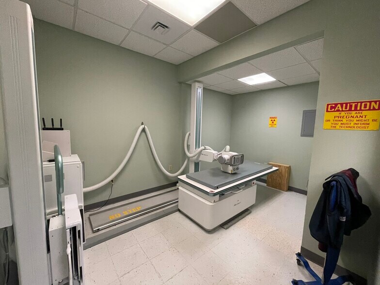 More Photos Of 1908 Caudle Dr, Mount Airy Medical For Lease