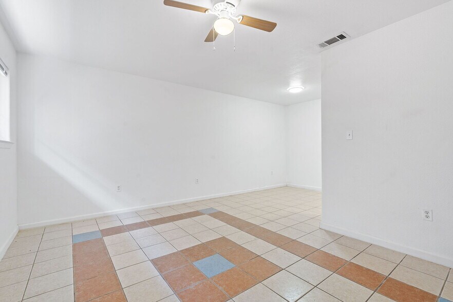 More Photos Of 8207 Sam Rayburn Dr, Austin Apartments For Sale