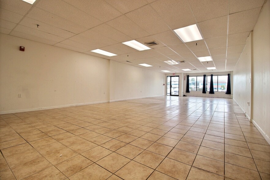 More Photos Of 267 Post Rd, Westerly General Retail For Lease