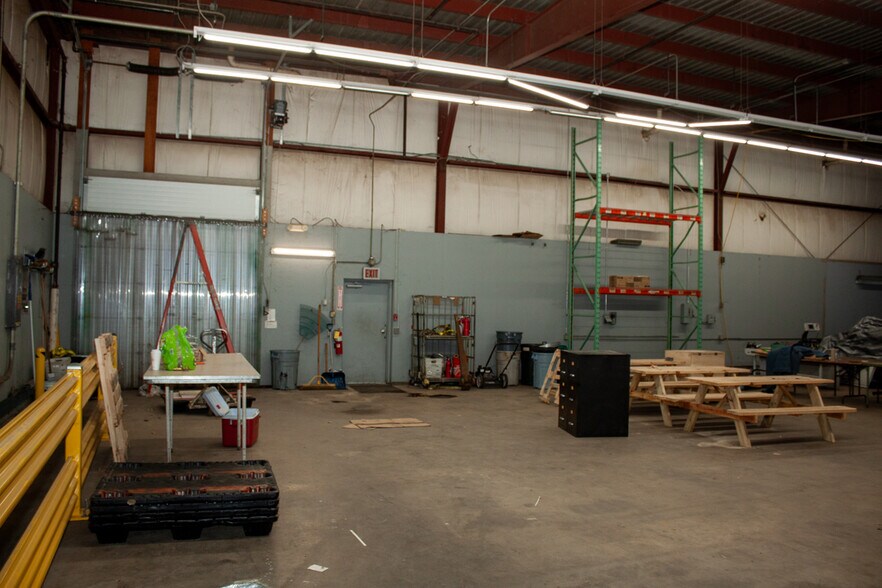 More Photos Of 10 Bartlett St, Allenstown Light Manufacturing For Lease