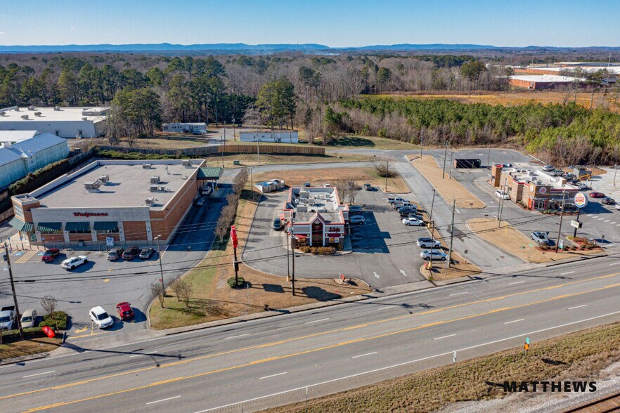 More Photos Of 1107 N Third St, Chatsworth General Retail For Sale