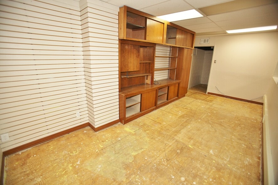 More Photos Of 2739 Castro Valley Blvd, Castro Valley Unknown For Lease