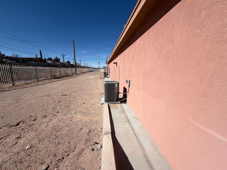 More Photos Of 3701 McNutt Rd, Sunland Park Office For Lease