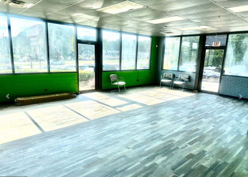 More Photos Of 2342 North Expressway, Griffin Auto Repair For Sale