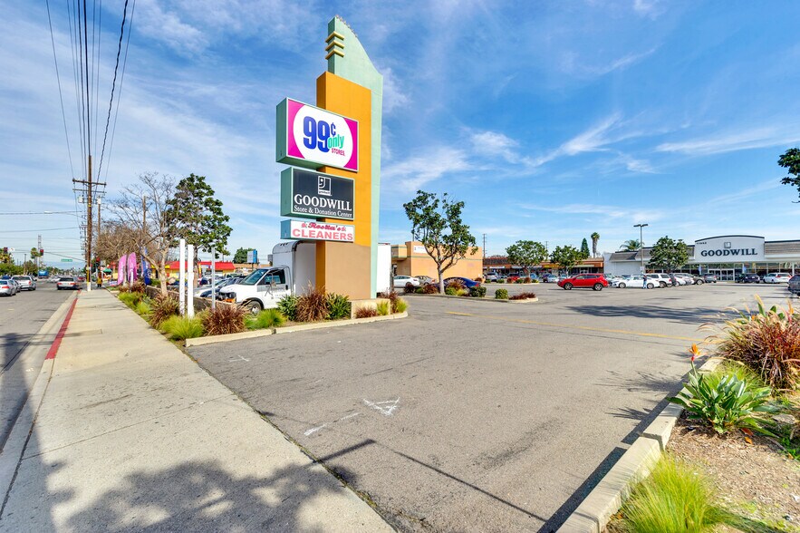 More Photos Of 11072-11076 Magnolia St, Garden Grove Storefront For Sale