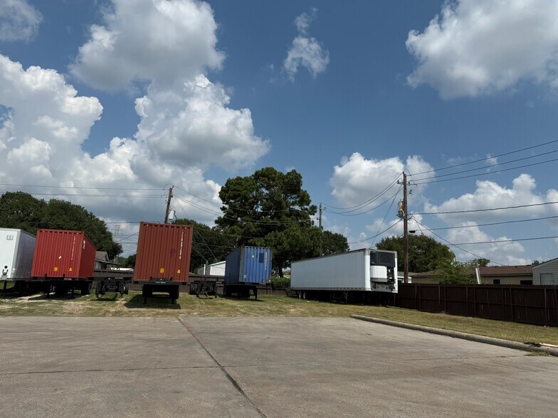 More Photos Of 1701 Massey Tompkins Rd, Houston Distribution For Sale