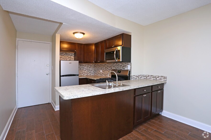 More Photos Of 7 S Stolp Ave, Aurora Apartments For Lease