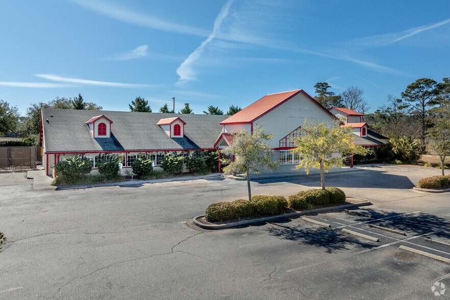 More Photos Of 10600 Kings Rd, Myrtle Beach Restaurant For Lease