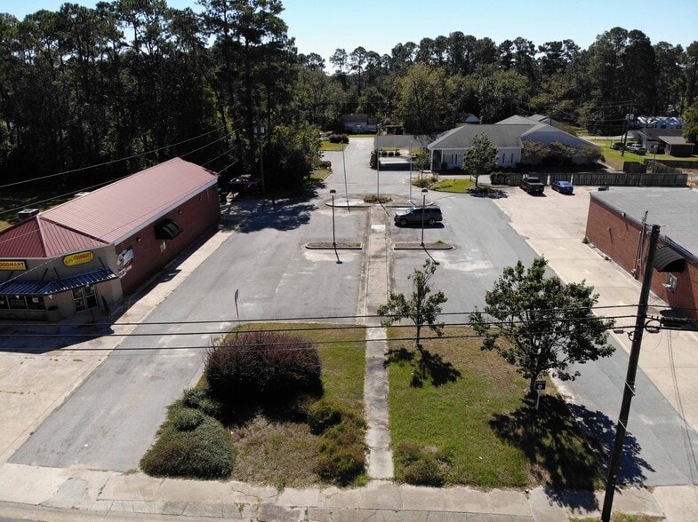 More Photos Of 354 E Washington Ave, Ashburn Healthcare For Sale