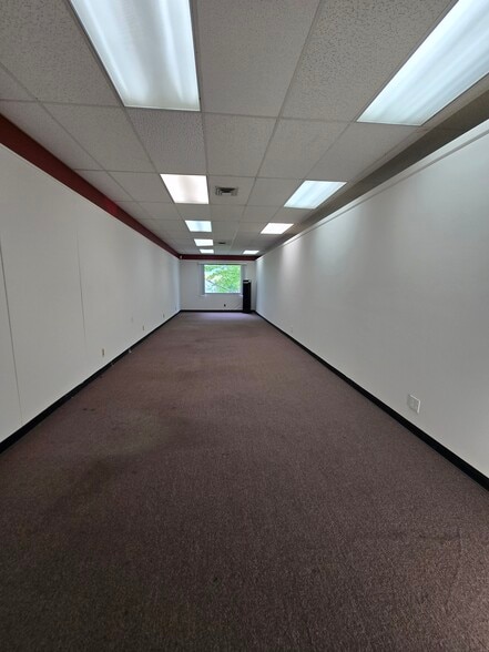 More Photos Of 8310 Airport Hwy, Holland Warehouse For Sale