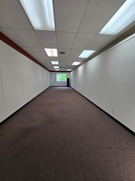 More Photos Of 8342 Airport Hwy, Holland Warehouse For Sale