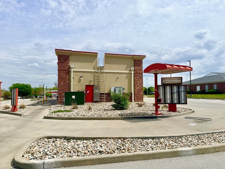 More Photos Of 500 N Giant City Rd, Carbondale Fast Food For Sale