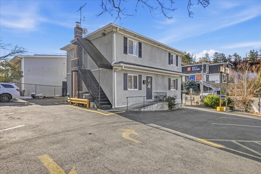 More Photos Of 2132 Central Park Ave, Yonkers Freestanding For Sale