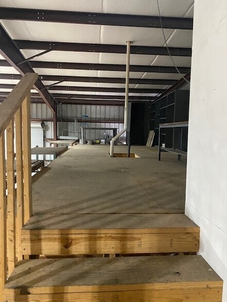 More Photos Of 13310 Fondren Rd, Houston Warehouse For Lease