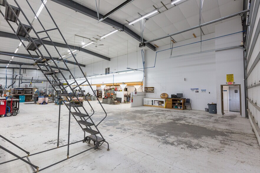 More Photos Of 497 Stevensville Airport Rd, Stevensville Warehouse For Sale