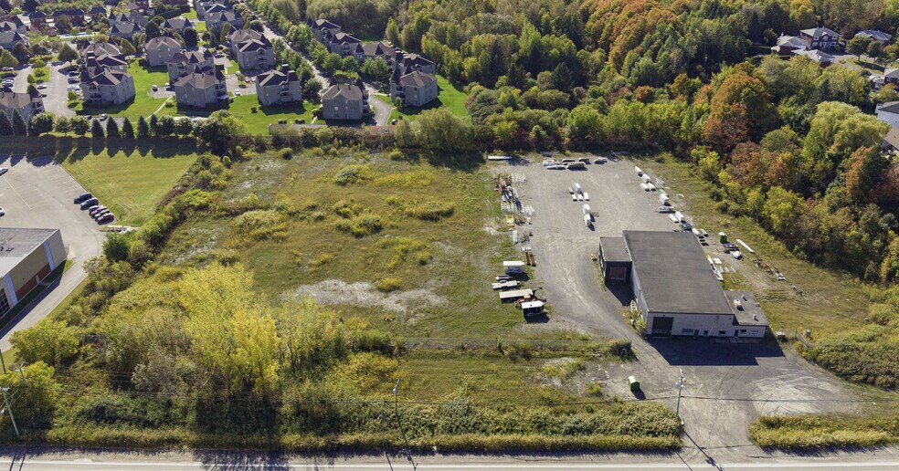 More Photos Of 6921 Boul Pierre-Bertrand, Québec Land For Sale