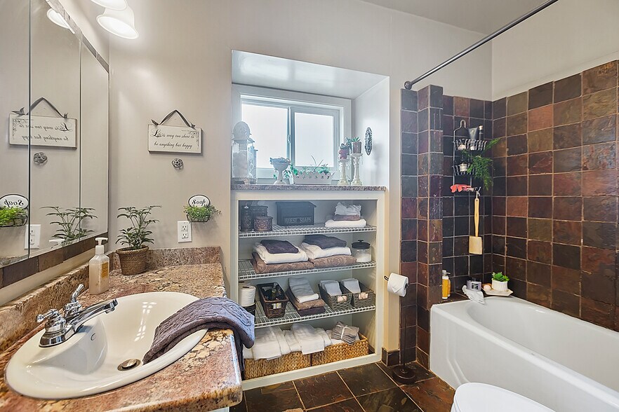 More Photos Of 101 N Evergreen Rd, Spokane Office For Lease