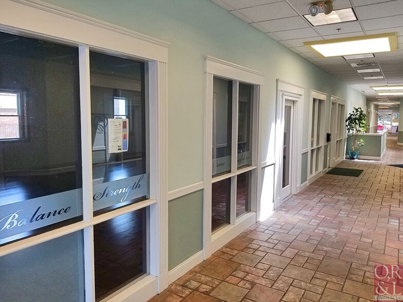 More Photos Of 1006-1008 Main St, Branford Storefront Retail Office For Lease
