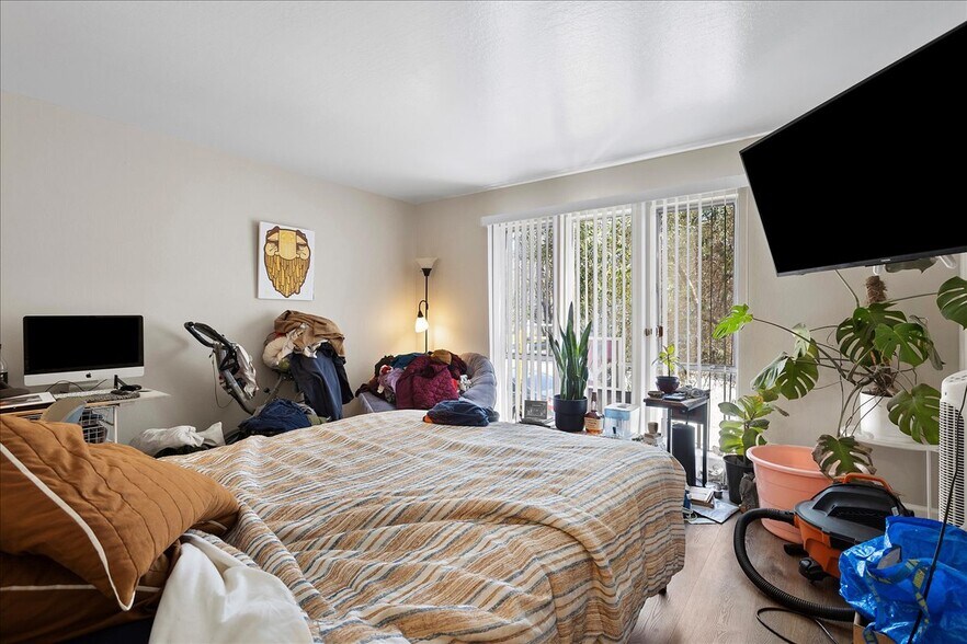 More Photos Of 561 Oakland Ave, Oakland Apartments For Sale